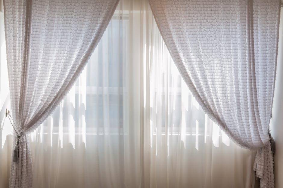 Sheer Curtains: Pros and Cons for Privacy