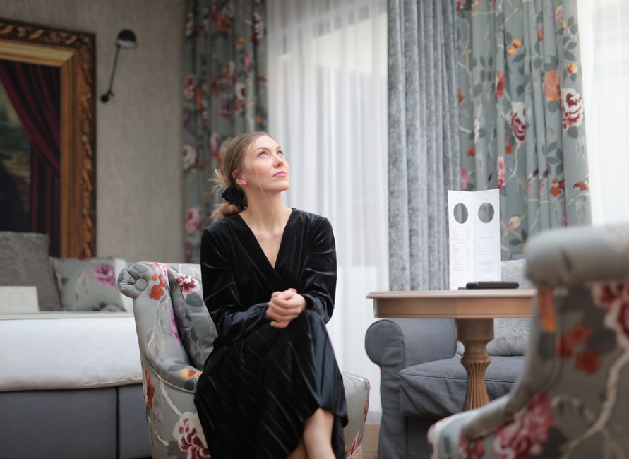 Comparison Table: Velvet vs Blackout Curtains for Noise Blocking
