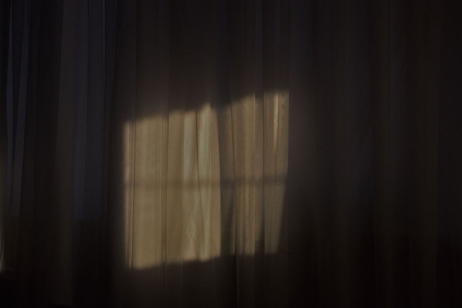 2. Privacy & Diffusion: Blocking View vs Softening Light