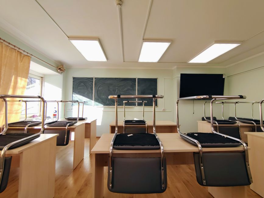 3. Minimize Distractions from Adjacent Rooms