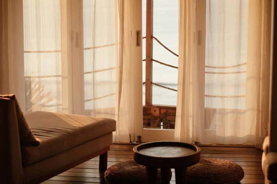 Why Resorts Need Specialized Curtains