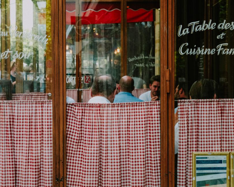 Why Curtains Matter in Restaurants