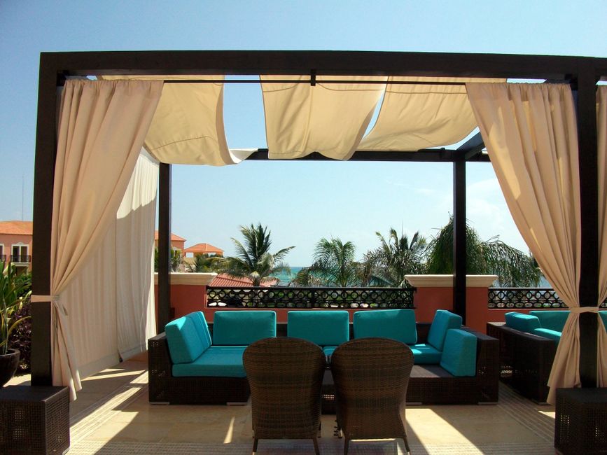 Why Coastal Areas Demand Special Curtain Fabrics