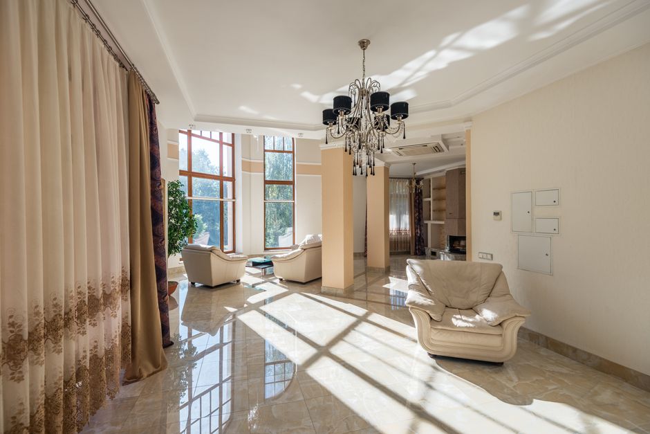 Why High Ceilings Require Special Curtains