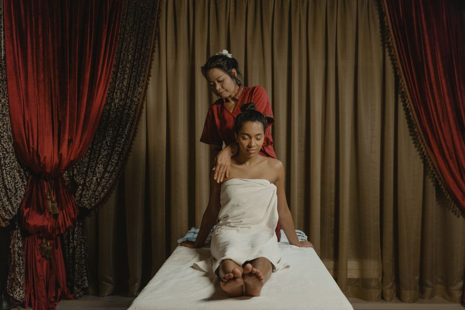 Why Curtains Matter in Spas