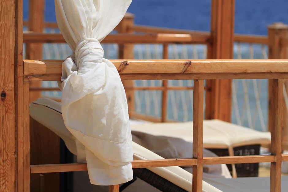 Curtain Ideas for Resort Guest Rooms: Comfort and Privacy