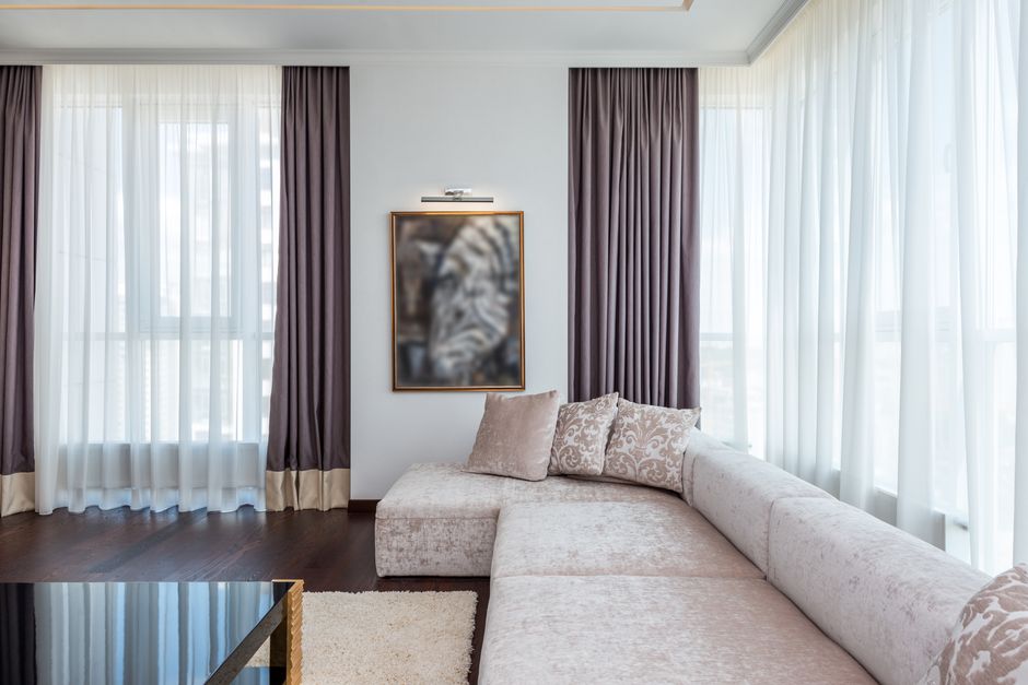 Understanding the Scale and Proportion of Large Windows