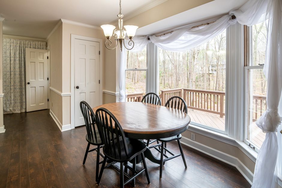 Understanding Bay Window Curtain Challenges