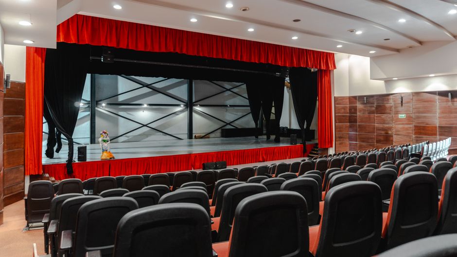 Why Acoustic Curtains Matter in Hotels