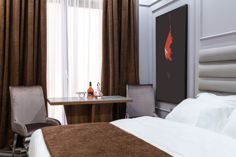 Why Curtain Material Matters in Hotels