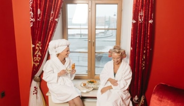 Choosing Curtains for Guest Relaxation: Color Psychology Tips
