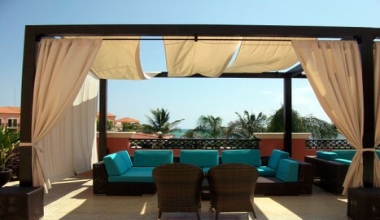 Curtains for Resorts: Ultimate Guide to Fabrics & Buying Tips