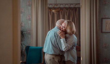 Curtains for Senior Living: Guide to Blackout, Sheer & Acoustic