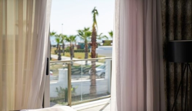Curtain Ideas for Resorts: Luxury Fabric Guide