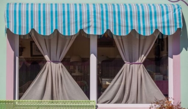 Curtain Sun Protection Guide: Fabrics & Care Tips