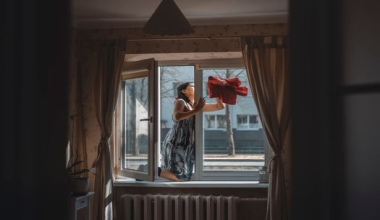 Curtain Cleaning Mistakes: 10 Tips to Avoid Damage