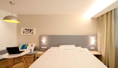 Hospitality Decor Ideas: Curtain & Fabric Insights