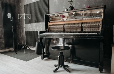 Best Curtain Fabric for Soundproofing a Music Room