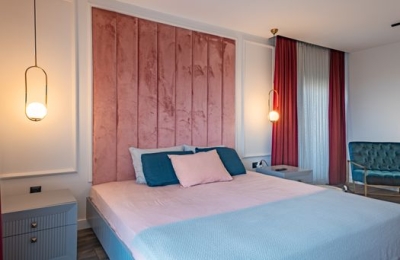Linen vs Velvet Curtains: A Complete Comparison Guide