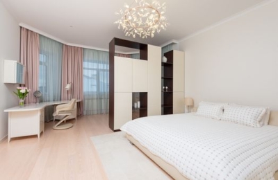 Modern Bedroom Curtain Ideas: Style & Function
