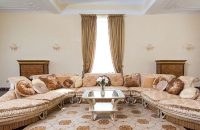 Curtain Wall Fabric vs Upholstery Fabric: Key Differences