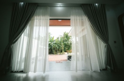 Outdoor Curtains: The Ultimate Guide to Fabrics & Care